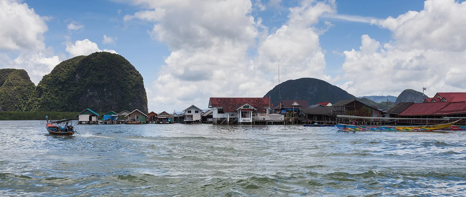 Uferfront des Dorfes — Koh Panyee