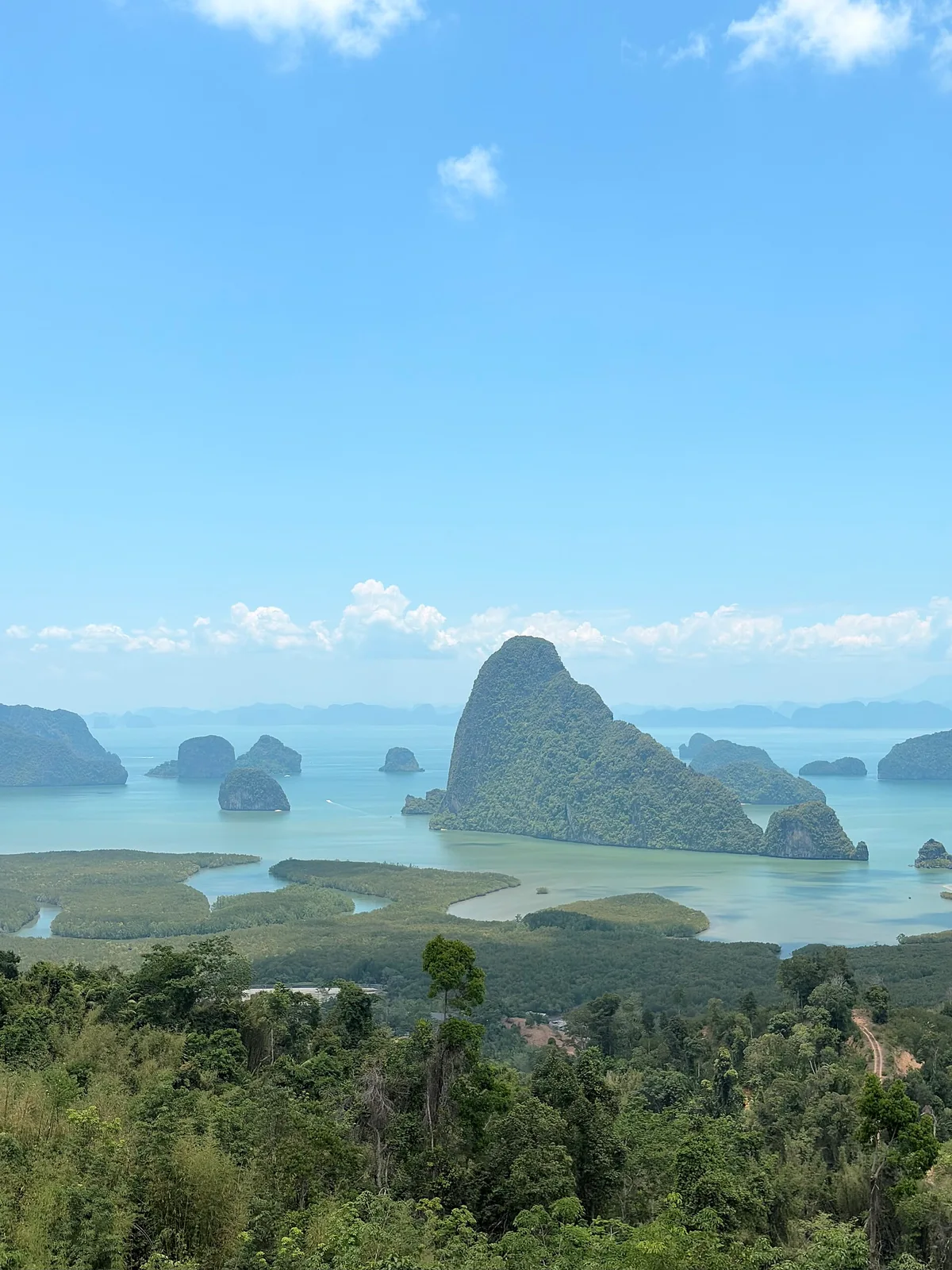ทิวทัศน์อ่าวแบบพาโนรามา — เสม็ดนางชี
